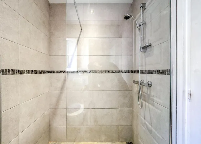 Geranios By Interhome Tatil Evi Roses