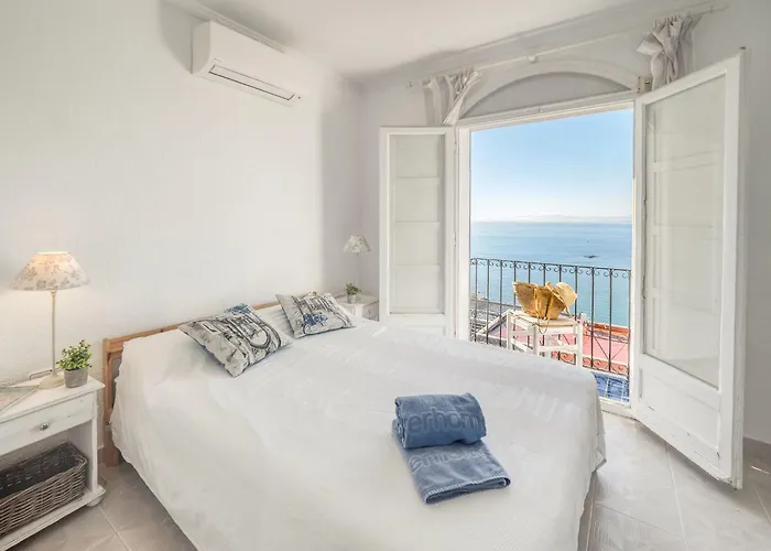 Geranios By Interhome * Roses